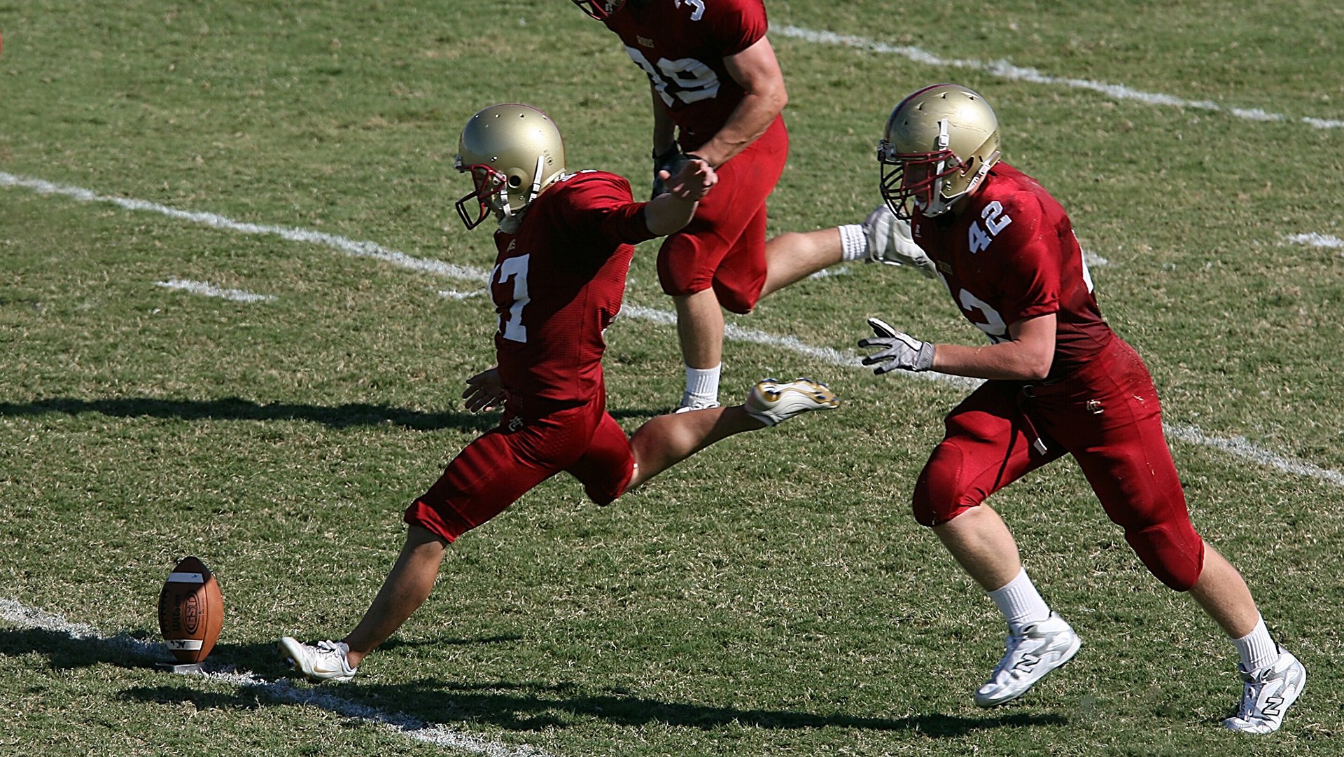荷兰队在欧洲预赛中持续保持优异表现，晋级希望大好
